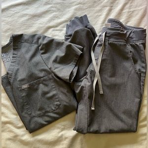 Figs Graphite Scrub Set size S (top and bottom)